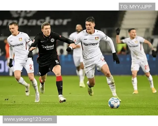 勒沃库森主场迎战曼联双方争夺欧战资格的关键之战