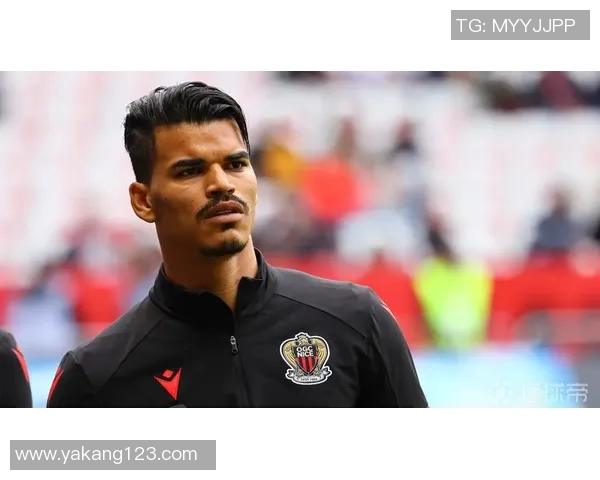 达尼洛的足球之路：从青涩少年到世界舞台的璀璨明星